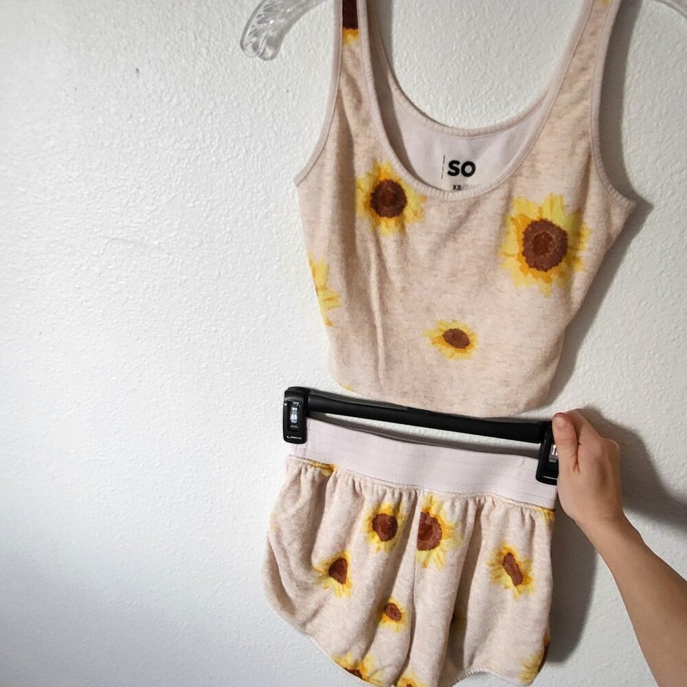 SO Sunflower Print Tank Top and Shorts Set